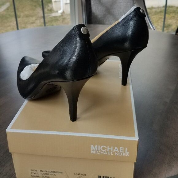 NIB Michael Kors heels - Picture 4 of 4